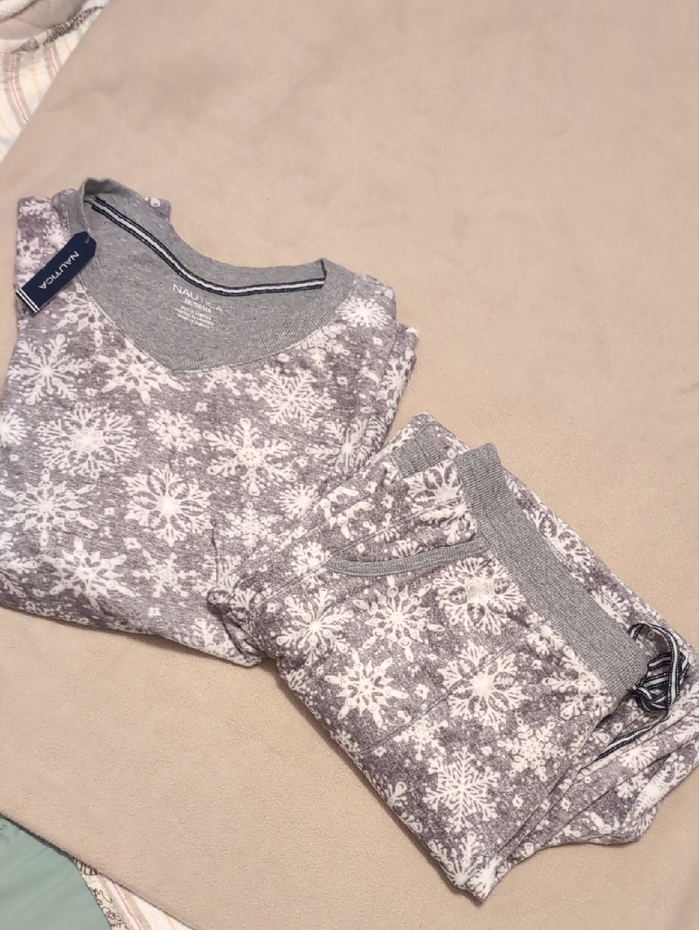 Nautica Gray Snowflake Pajama Set